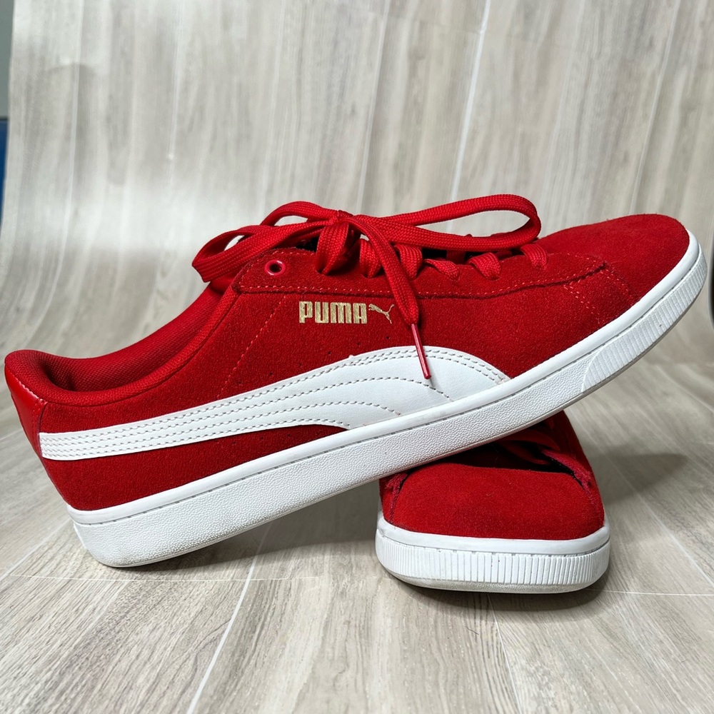 Women’s Puma Smash V2 Sneakers